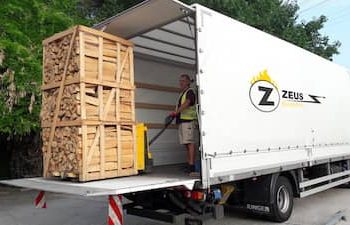 Kaminholz und Brennholz wird direkt an die Wunschadresse in Essen auf Paletten angeliefert