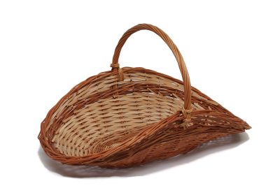 Geflochtener Korb für Brennholz