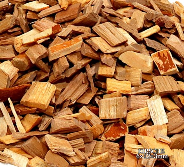 Räucherchips vom Kirschbaum 6x12x3 mm groß