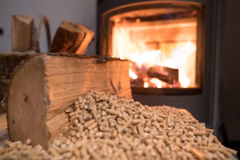 Heizen mit Holz: 7 Tipps für mehr Wärme & Nachhaltigkeit