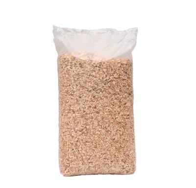 Ein Sack mit 15 kg Räucherchips von der Buche 6x12x3 mm groß